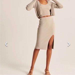 Abercrombie sage green midi skirt